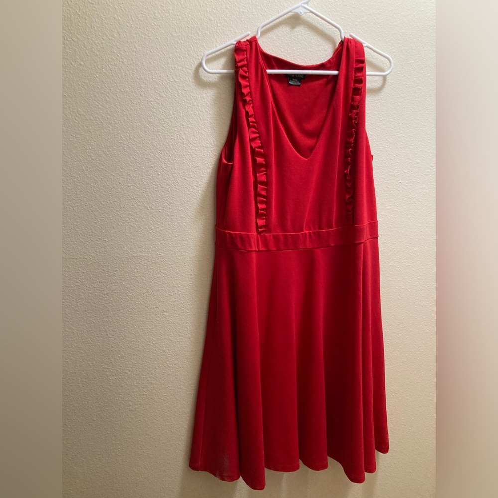 Cute very comfortable red dress! Size 14